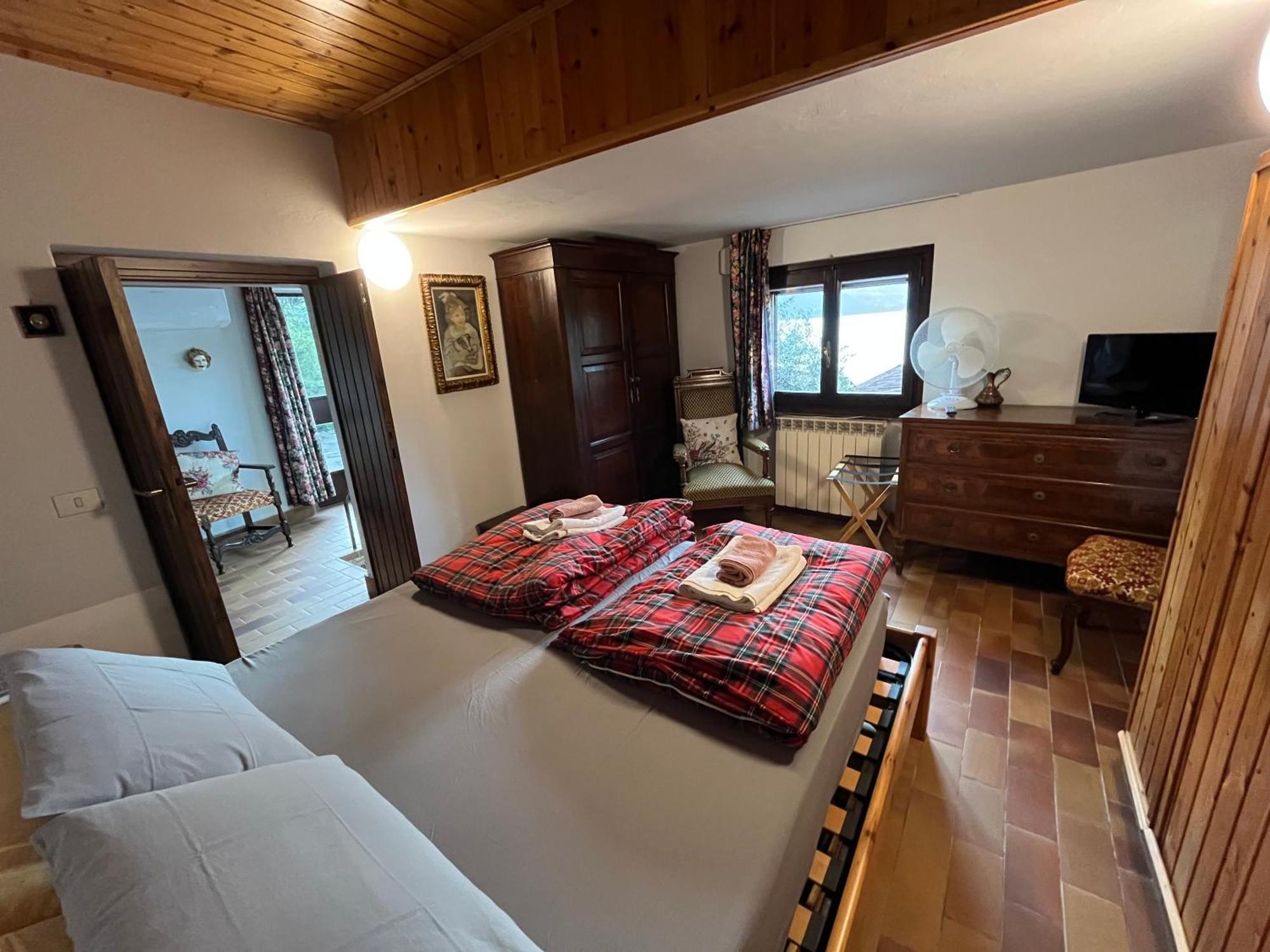 Suitecastlelakeview 3 Bellano Exterior foto